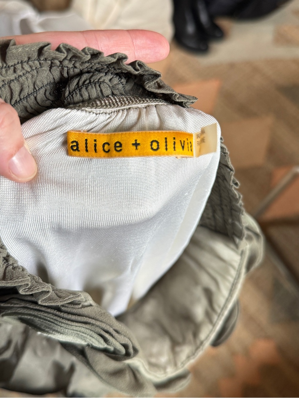 Alice + Olivia - Ombré Rosette Dress - Size XS - Picture 4 of 7